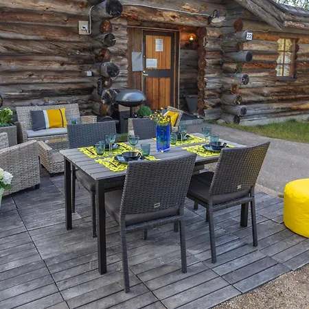 Kuukkeli Log Teerenpesae