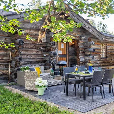 Kuukkeli Log Teerenpesae *