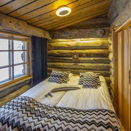 Kuukkeli Log Teerenpesae Daire *