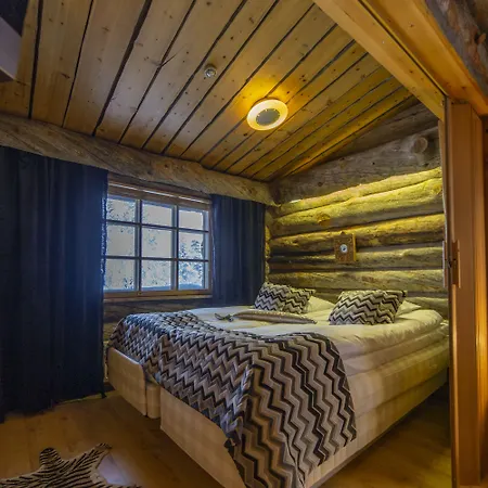 Kuukkeli Log Teerenpesae