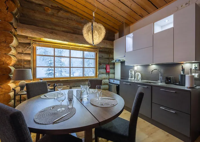 Kuukkeli Log Teerenpesae