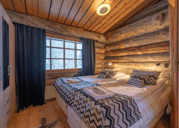 Kuukkeli Log Teerenpesae * Saariselkä