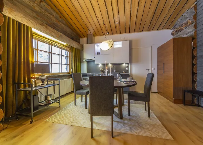 Kuukkeli Log Teerenpesae * Saariselkä